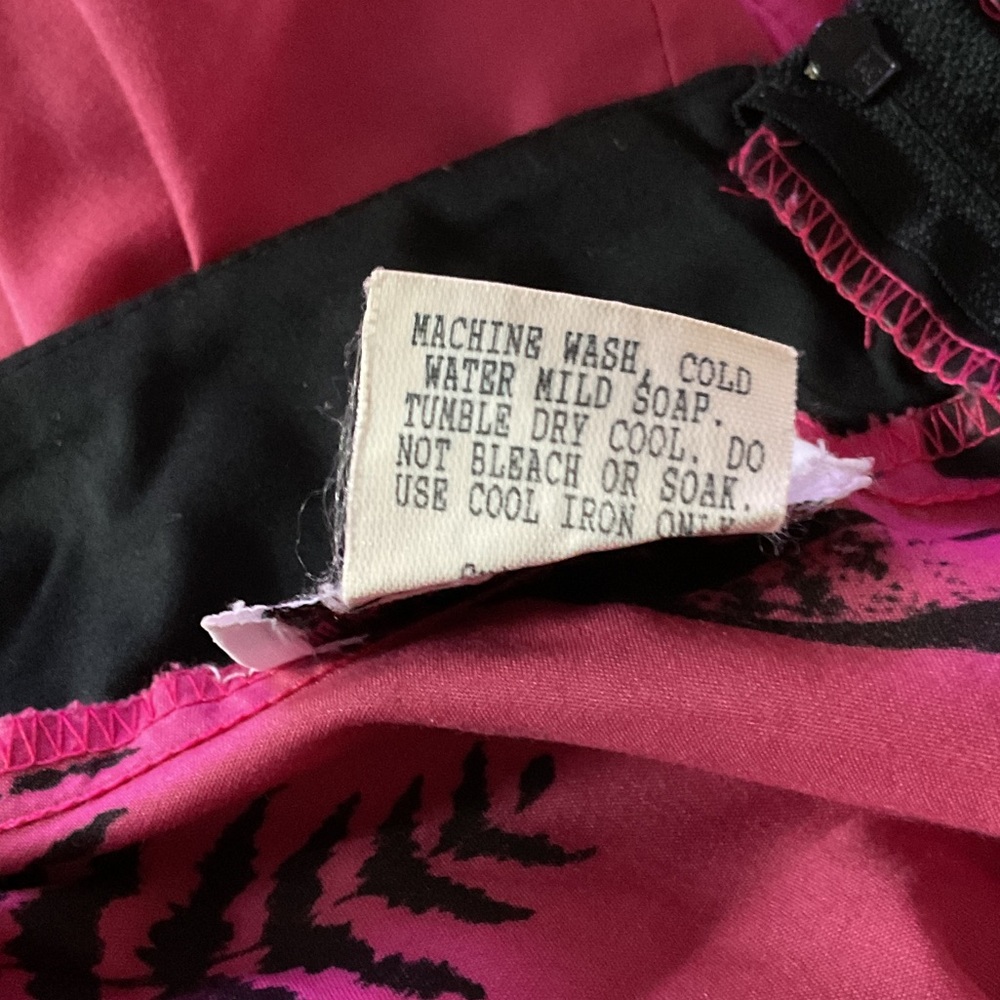 Nani Hawaiian made Pink Dress with Black Floral Design size large muumuu. - Picture 6 of 7